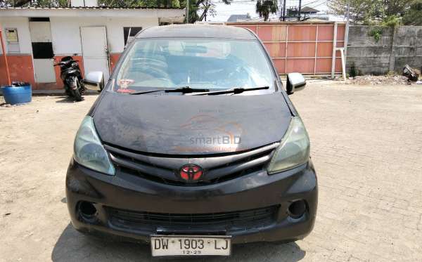 DAIHATSU XENIA