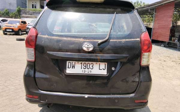 DAIHATSU XENIA