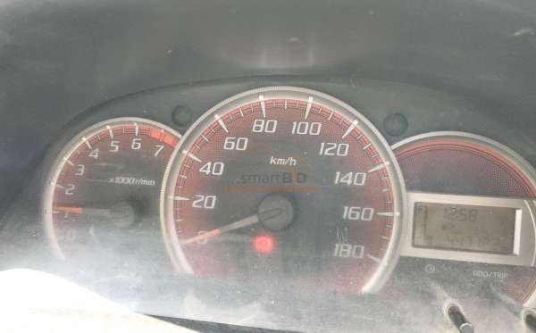DAIHATSU XENIA