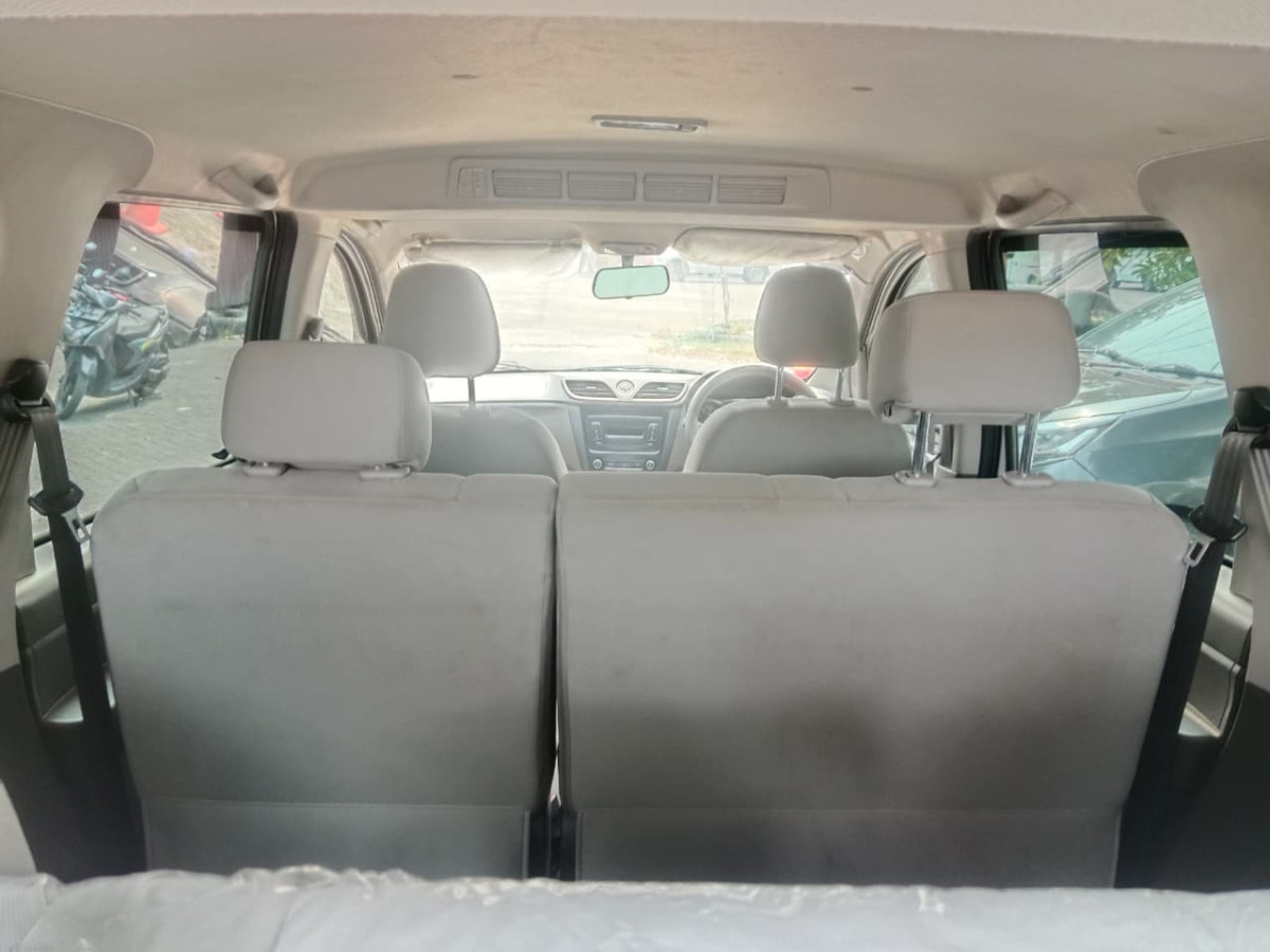 WULING CONFERO