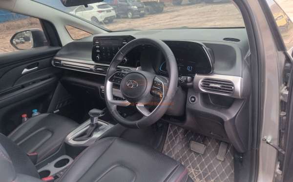 HYUNDAI STARGAZER