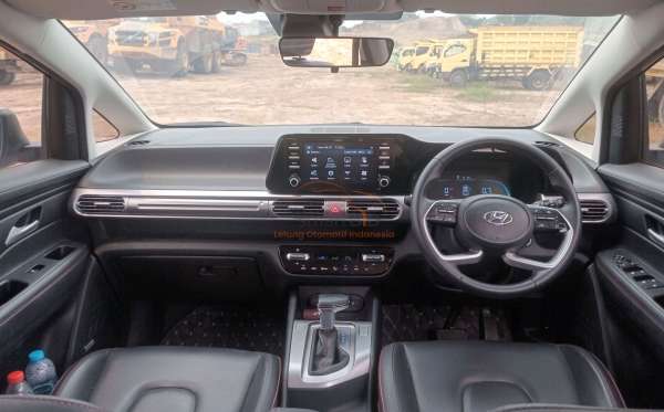 HYUNDAI STARGAZER