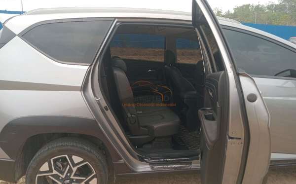 HYUNDAI STARGAZER
