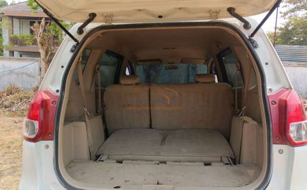 SUZUKI  ERTIGA  SDX