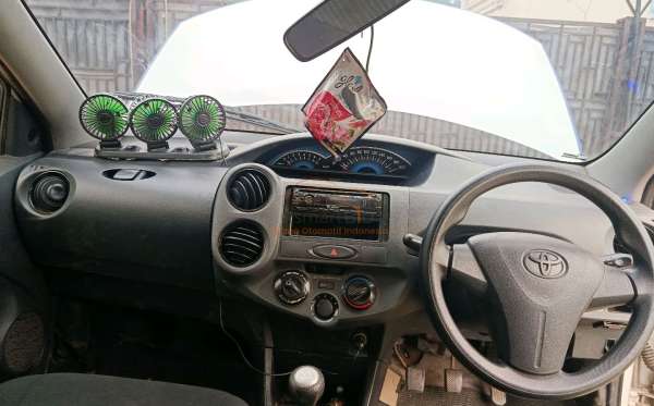 TOYOTA  ETIOS