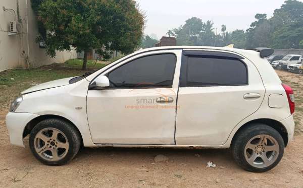 TOYOTA  ETIOS