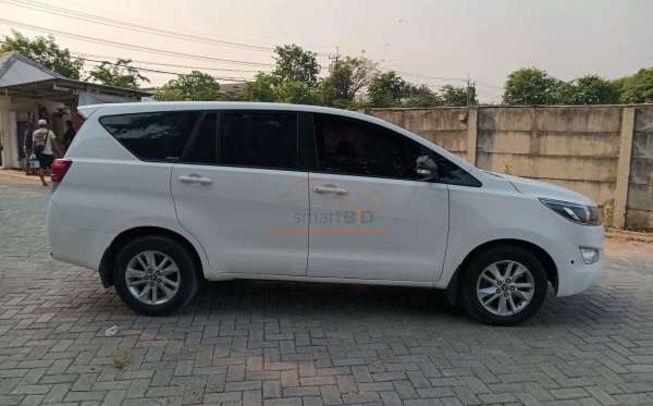 TOYOTA INNOVA 2.4 V