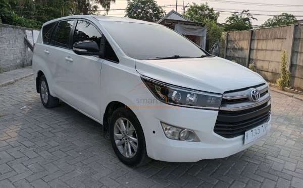 TOYOTA INNOVA 2.4 V