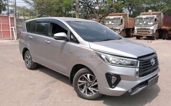 TOYOTA INNOVA G