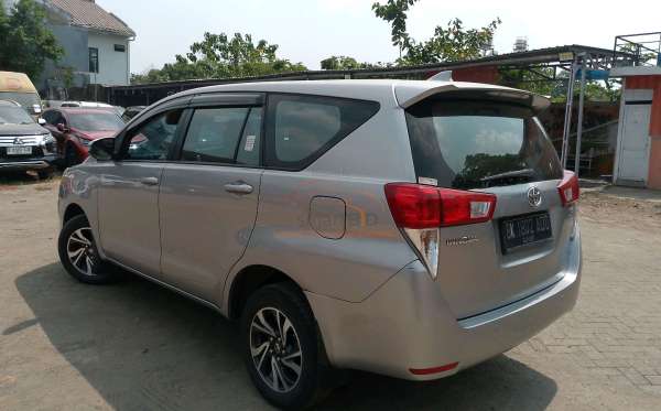 TOYOTA INNOVA G