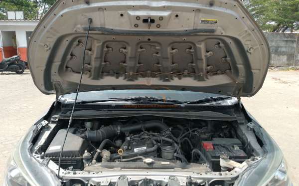TOYOTA INNOVA G