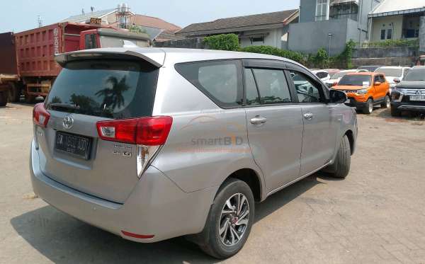 TOYOTA INNOVA G