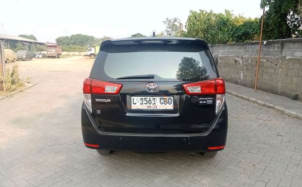 TOYOTA INNOVA G