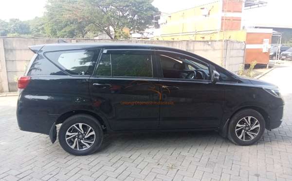 TOYOTA INNOVA G