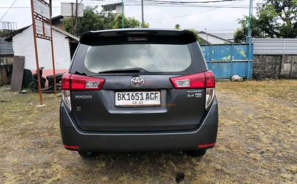 TOYOTA INNOVA