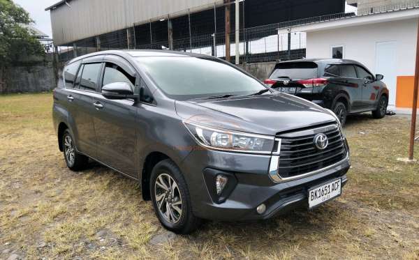 TOYOTA INNOVA
