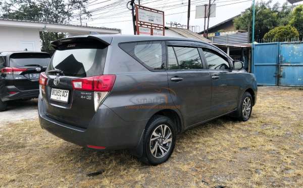 TOYOTA INNOVA