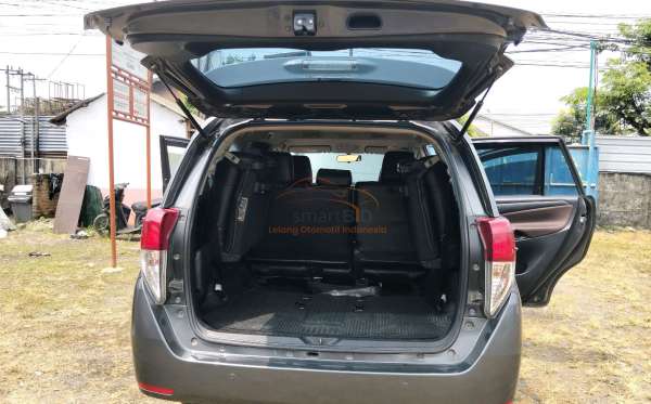 TOYOTA INNOVA