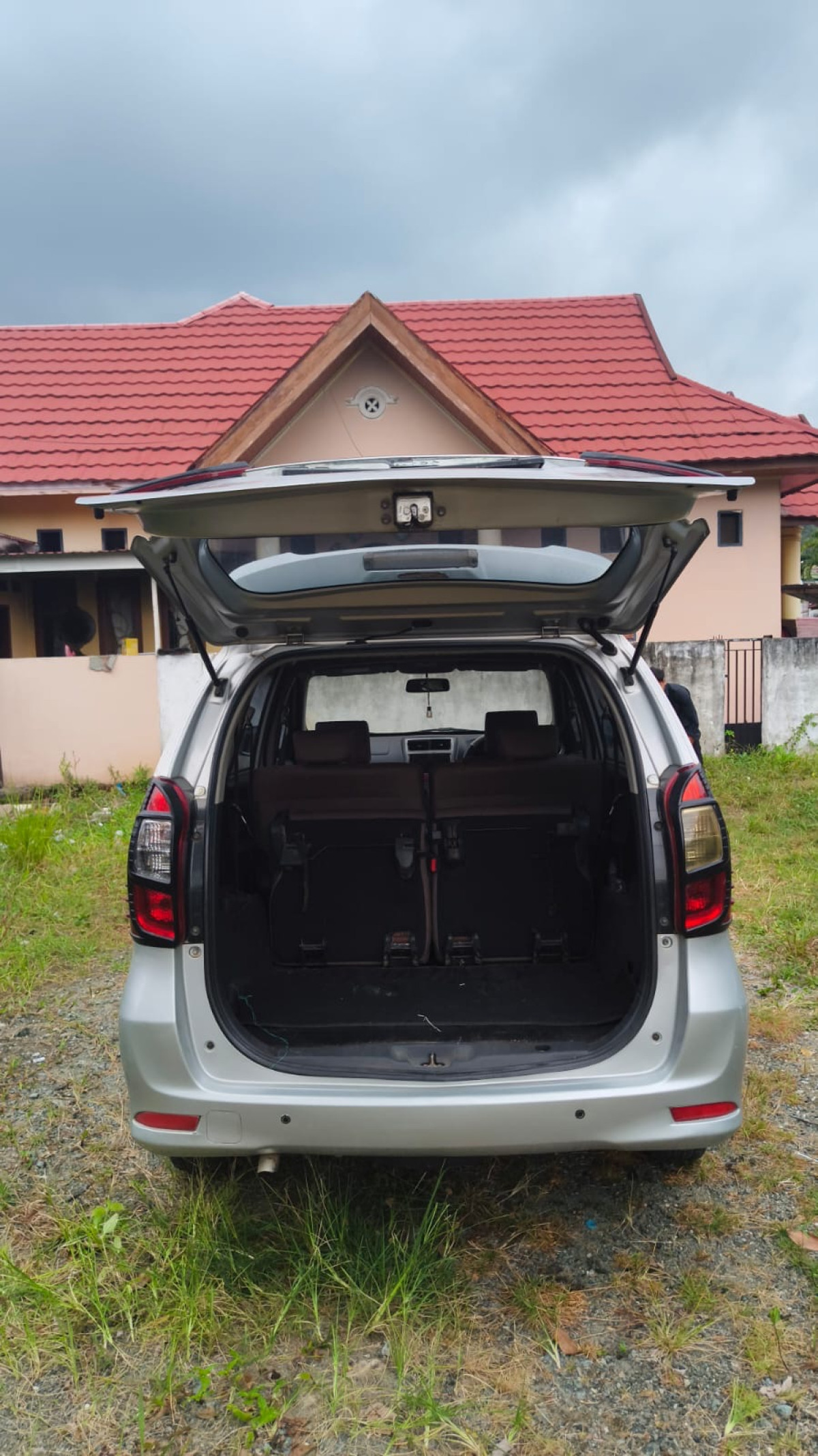 DAIHATSU XENIA  R