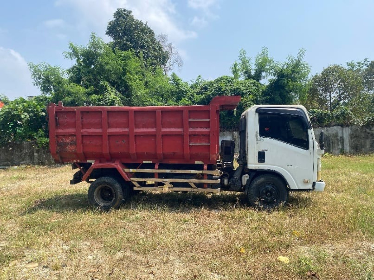 ISUZU  NMR  71T HD 6.1