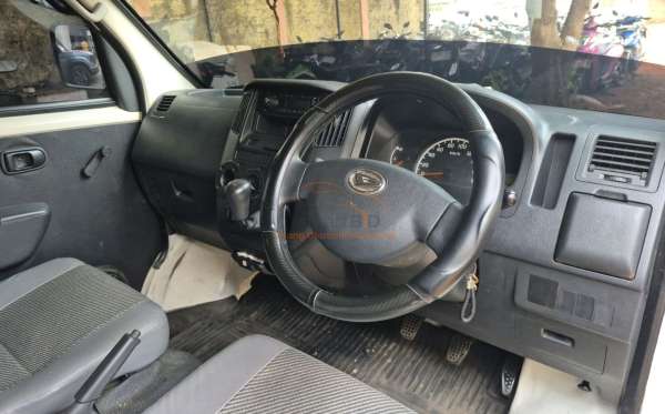DAIHATSU GRAN MAX BLIND VAN