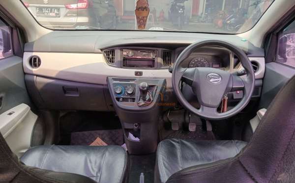 DAIHATSU SIGRA D