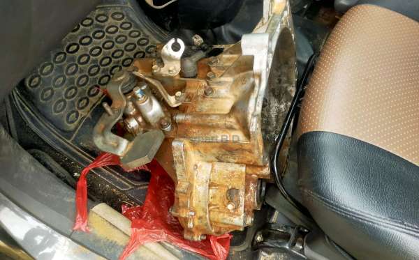 DAIHATSU SIGRA 1.2 R