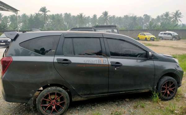 DAIHATSU SIGRA 1.2 R