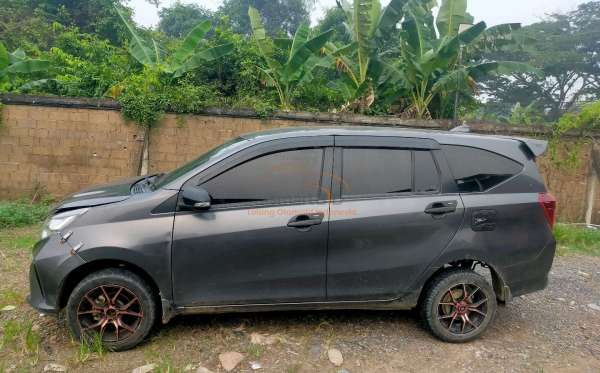 DAIHATSU SIGRA 1.2 R
