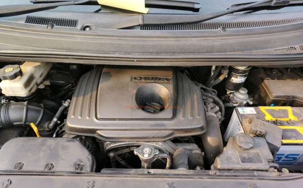 HYUNDAI H-1 2.5 AT