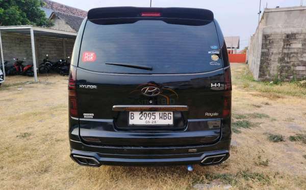 HYUNDAI H-1 2.5 AT