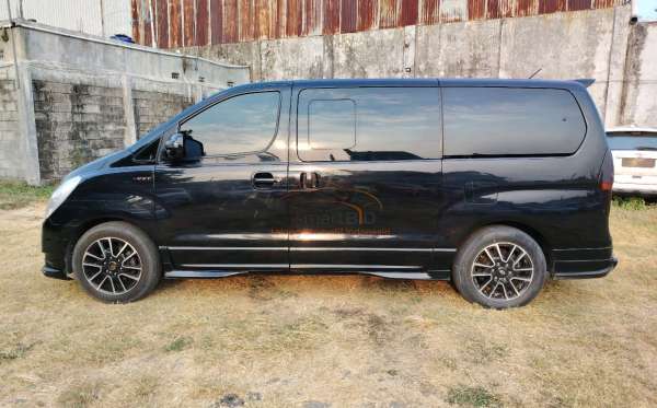 HYUNDAI H-1 2.5 AT
