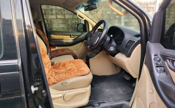 HYUNDAI H-1 2.5 AT