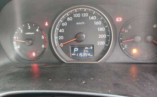 HYUNDAI H-1 2.5 AT