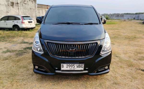 HYUNDAI H-1 2.5 AT