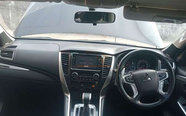 MITSUBISHI PAJERO SPORT 2.4L DAKAR-H (4X2)