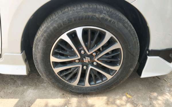SUZUKI  ERTIGA
