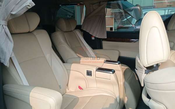 TOYOTA ALPHARD 2.5 G