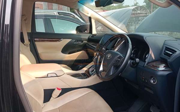 TOYOTA ALPHARD 2.5 G