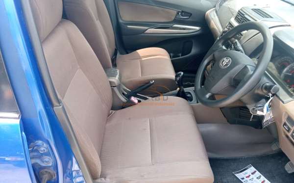 TOYOTA AVANZA