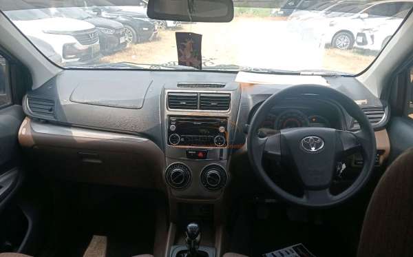 TOYOTA AVANZA