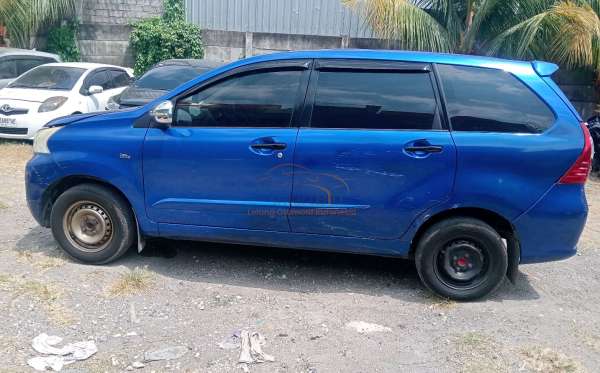 TOYOTA AVANZA