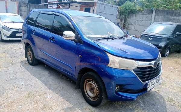 TOYOTA AVANZA