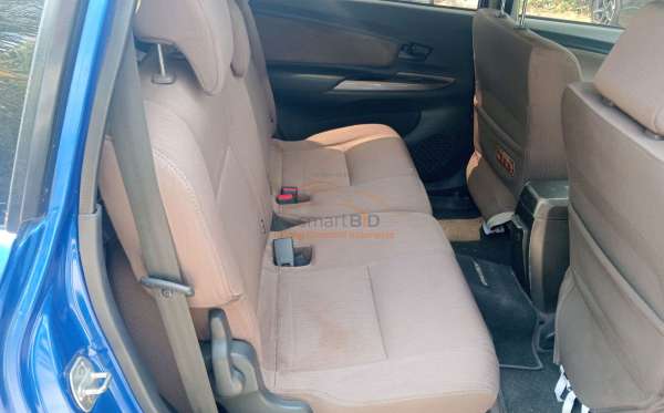 TOYOTA AVANZA