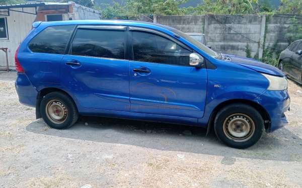 TOYOTA AVANZA