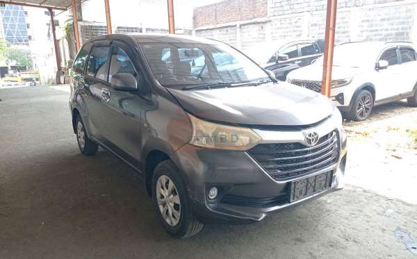 TOYOTA  AVANZA  1.3 E