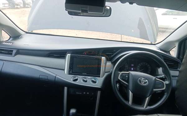 TOYOTA INNOVA 2.4 G