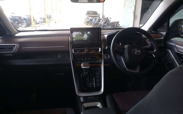 TOYOTA INNOVA ZENIX G