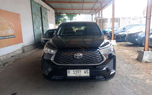 TOYOTA INNOVA ZENIX V