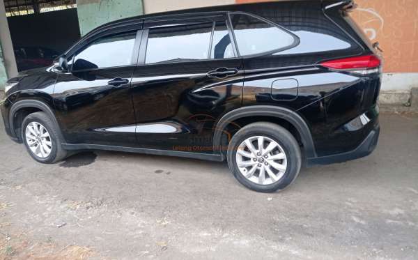 TOYOTA INNOVA ZENIX V